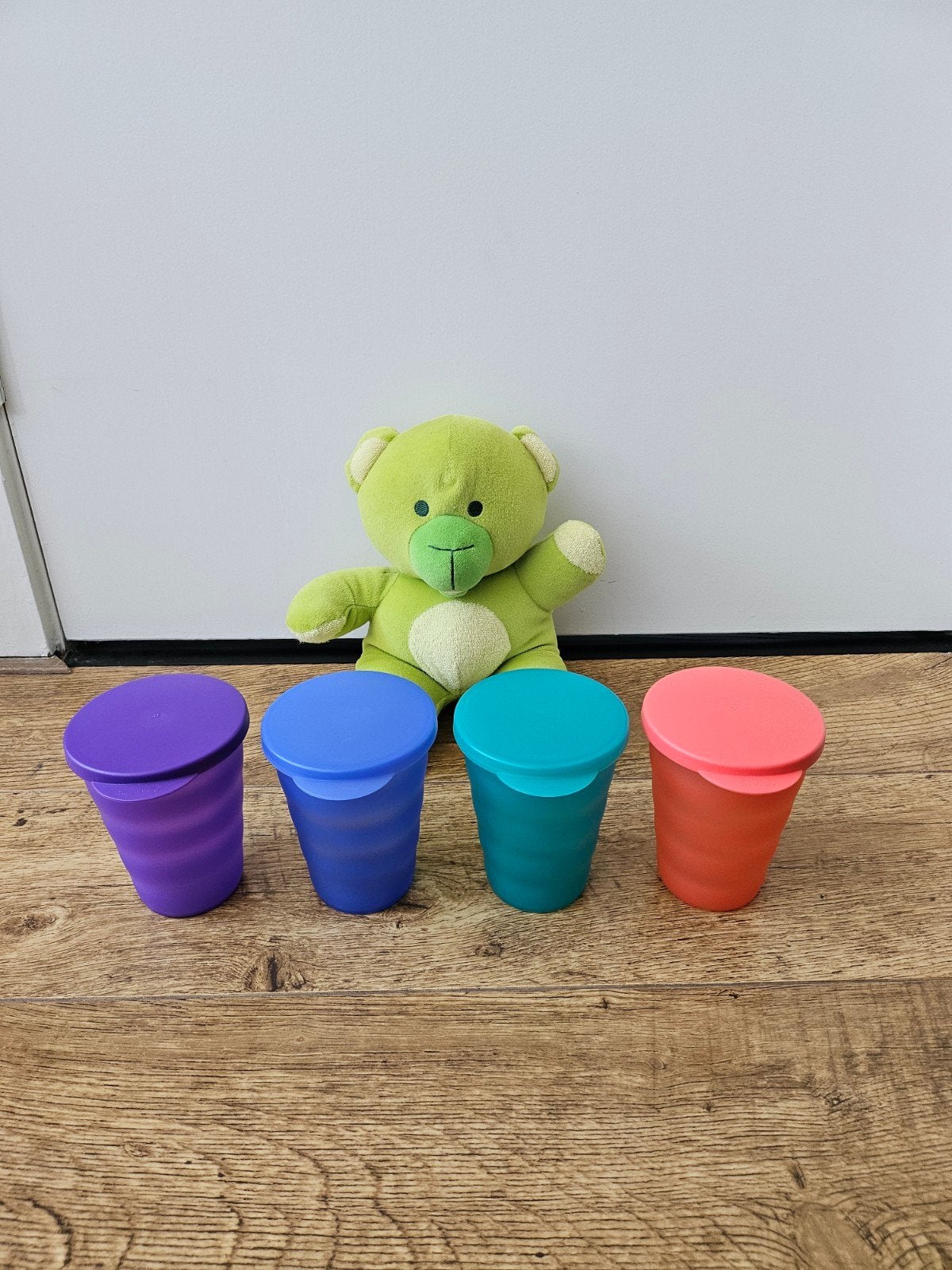 Tupperware nieuwe set rietjesbekers gekleurd dicht deksel, Ophalen of Verzenden, Nieuw, Blauw, Beker of Kan