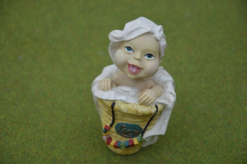 Oud Efteling beeldje baby Laafje Lach 10 cm origineel uit de, Ophalen of Verzenden, Gebruikt, Beeldje of Poppetje