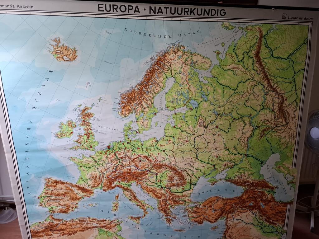 Europa Natuurkundig Westerman Luctor nv Baarn wandkaart, Antiek en Kunst, Ophalen