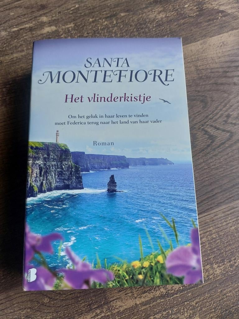 Het vlinderkistje Santa Montefiore, Boeken, Romans, Ophalen of Verzenden, Zo goed als nieuw