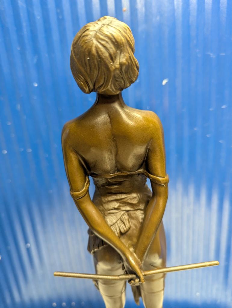 Bronzen Beeld Vrouw op Marmeren Sokkel, Antiek en Kunst, Gepatineerd, Ophalen of Verzenden, Brons, 20 - 50 cm