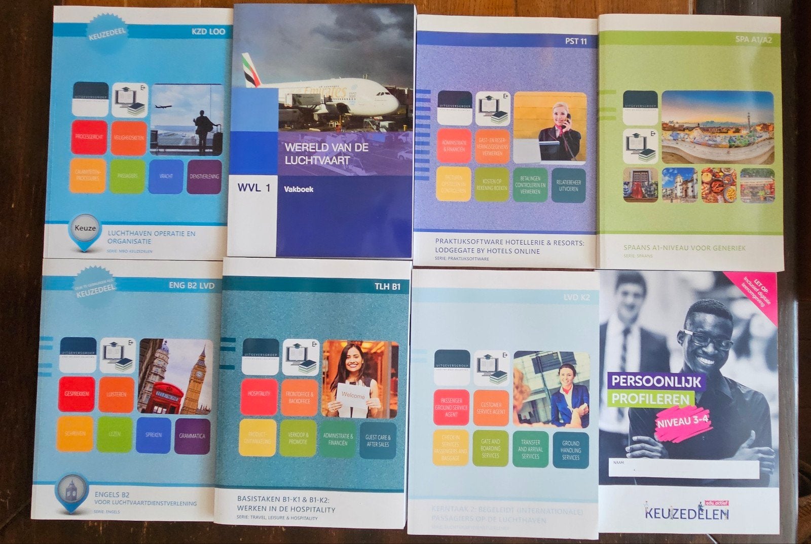 Diverse MBO studieboeken - Hospitality, Luchtvaart, Spaans, Boeken, Ophalen, Gamma, Zo goed als nieuw, MBO