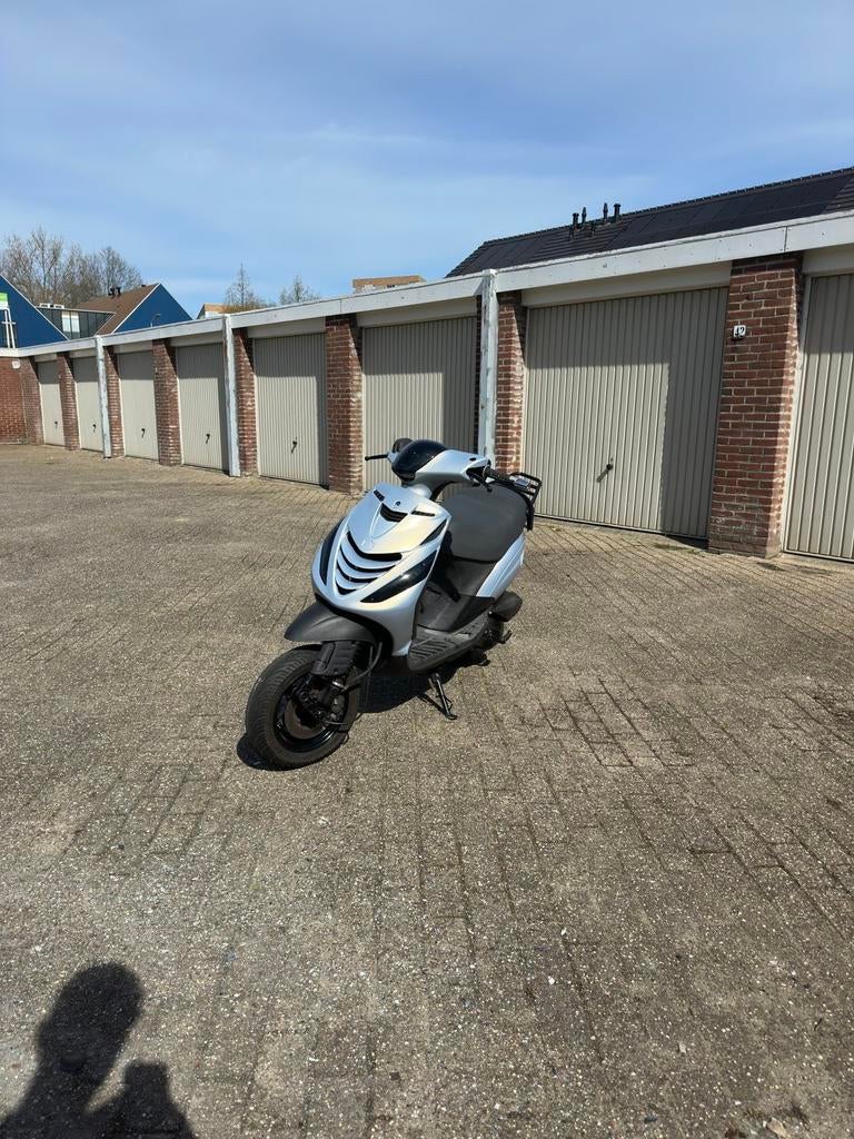 Piaggio zip 125cc TERUIL, Fietsen en Brommers, Scooters | Piaggio, Ophalen, Tweetakt, Gebruikt, Maximaal 45 km/u