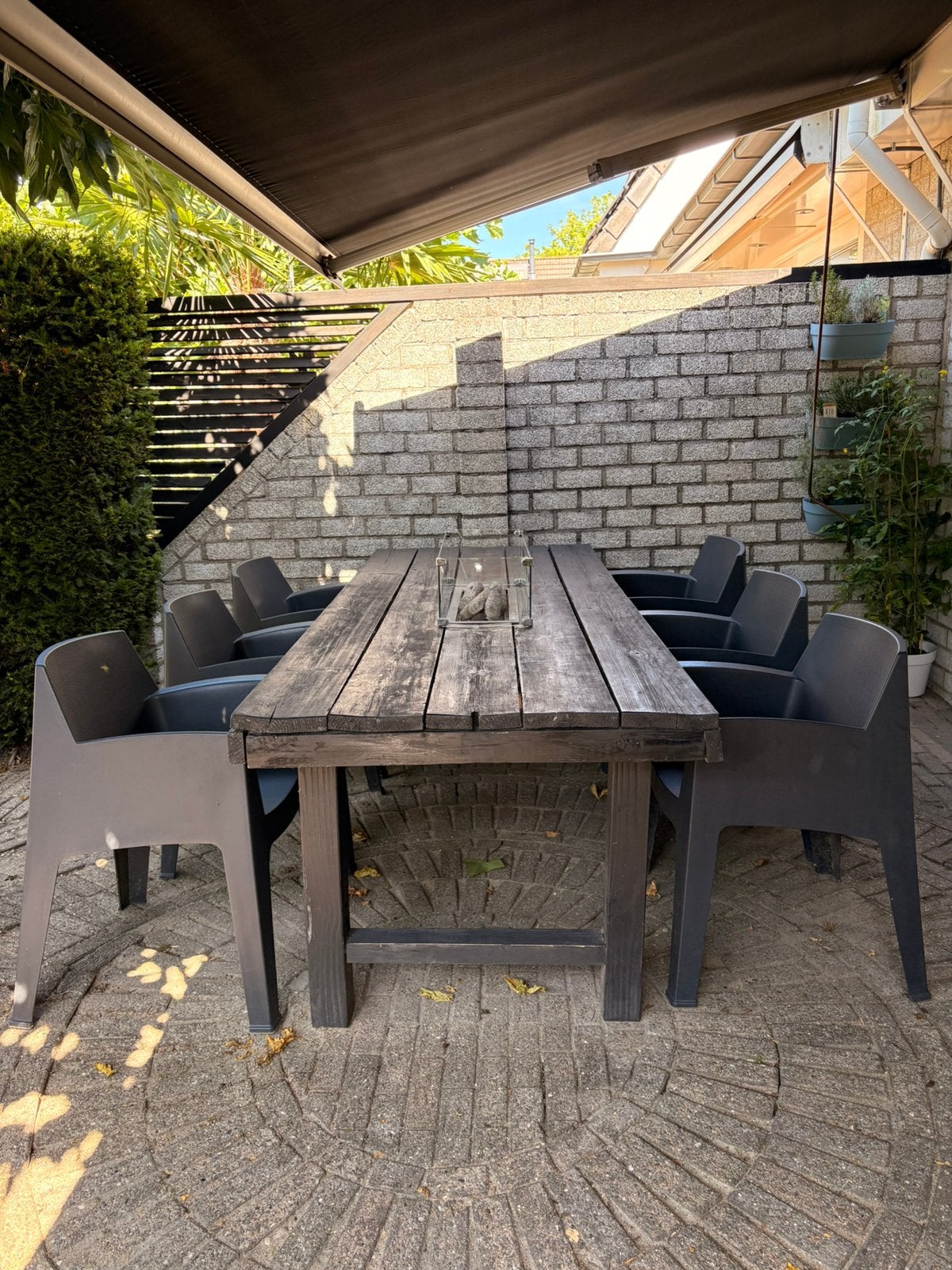 Tuintafel met gashaard en stoelen, Ophalen, Zo goed als nieuw, Hout