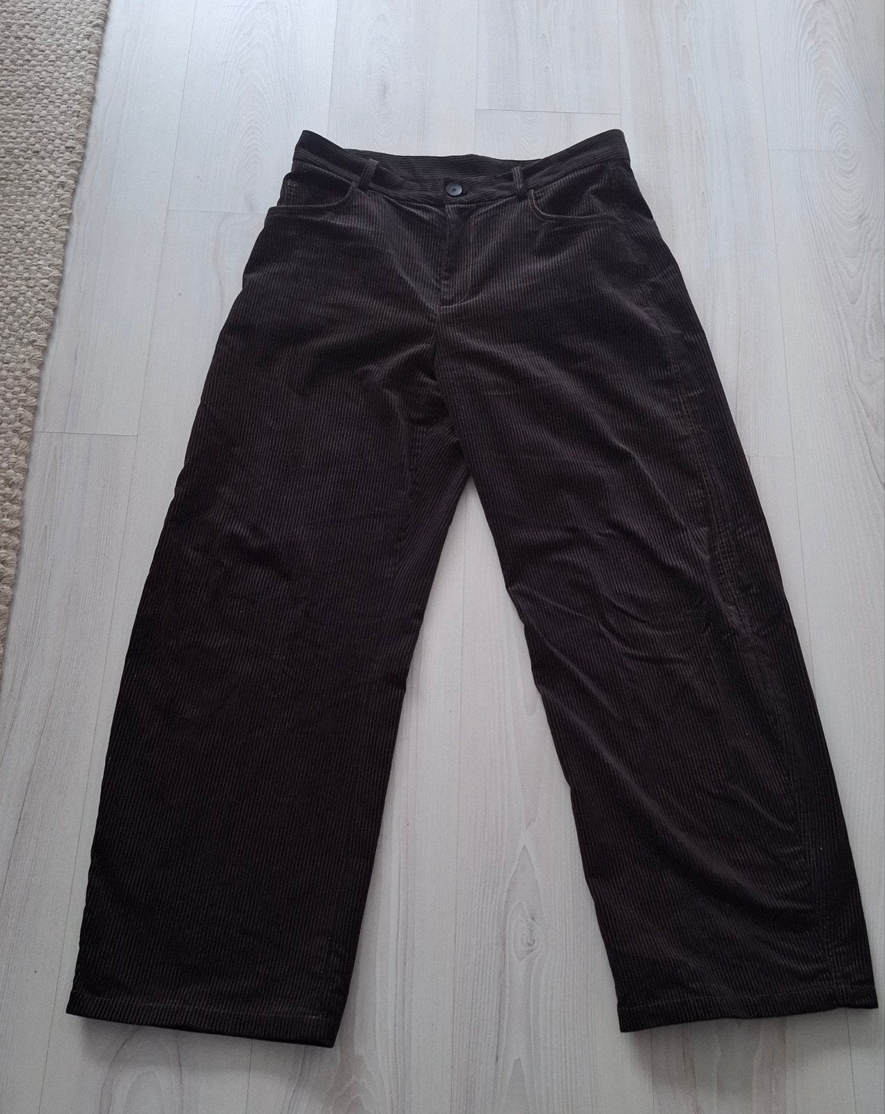 Nieuwe Zara ribbroek, wijd model, donkerbruin, maat L, Kleding | Dames, Broeken en Pantalons, Bruin, Zara, Maat 42/44 (L), Nieuw