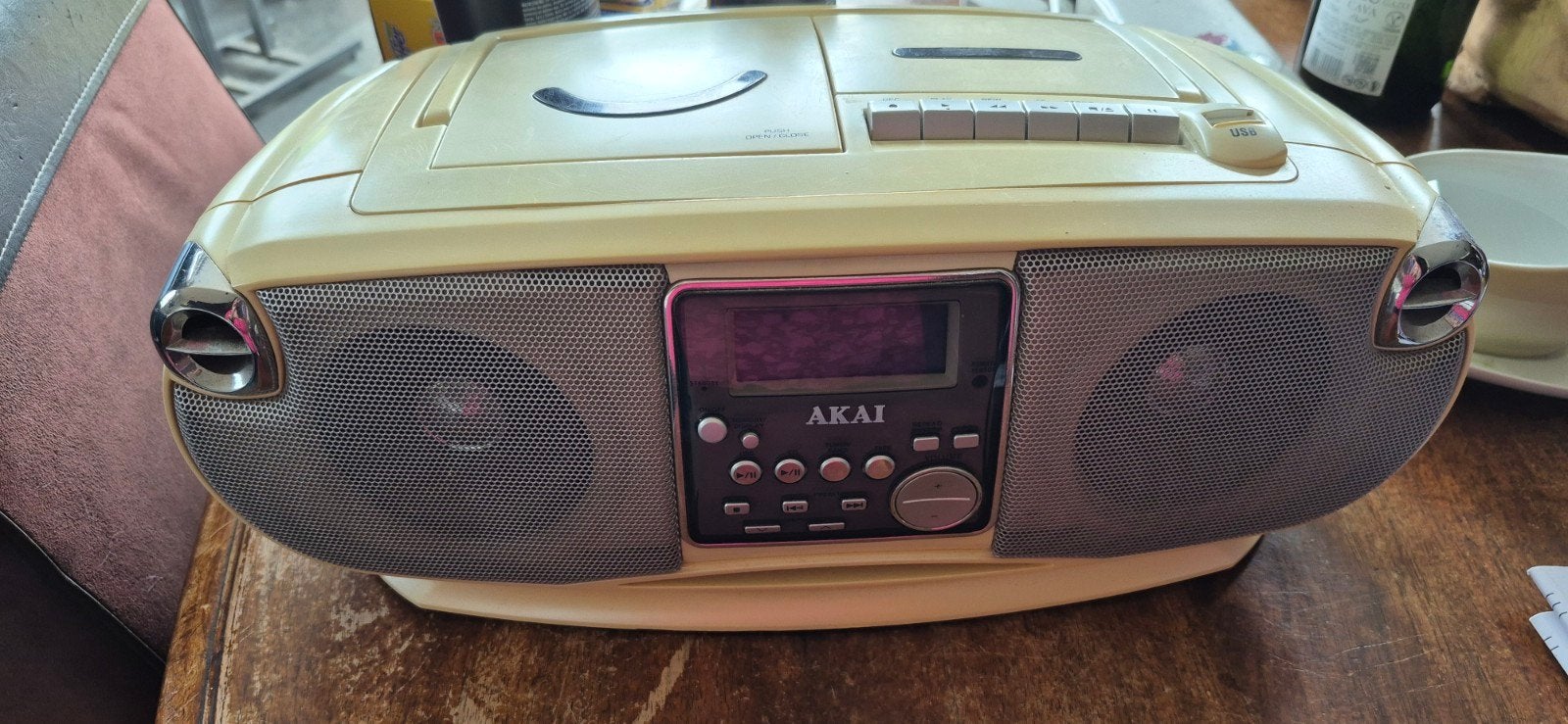 Akai Radio met CD-speler - Draagbare Boombox, Ophalen, Gebruikt, Radio, Met cd-speler