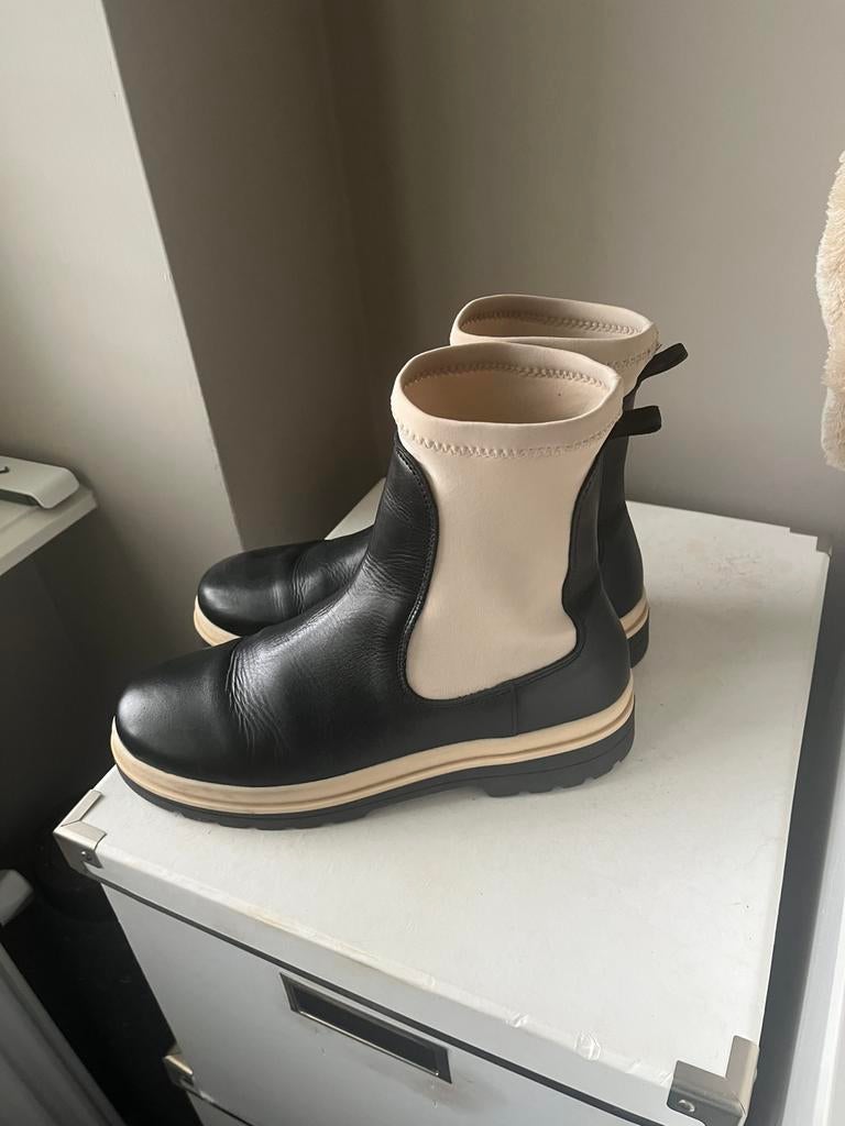 Mooie enkelboots maat 38, Ophalen, Zo goed als nieuw, Zwart