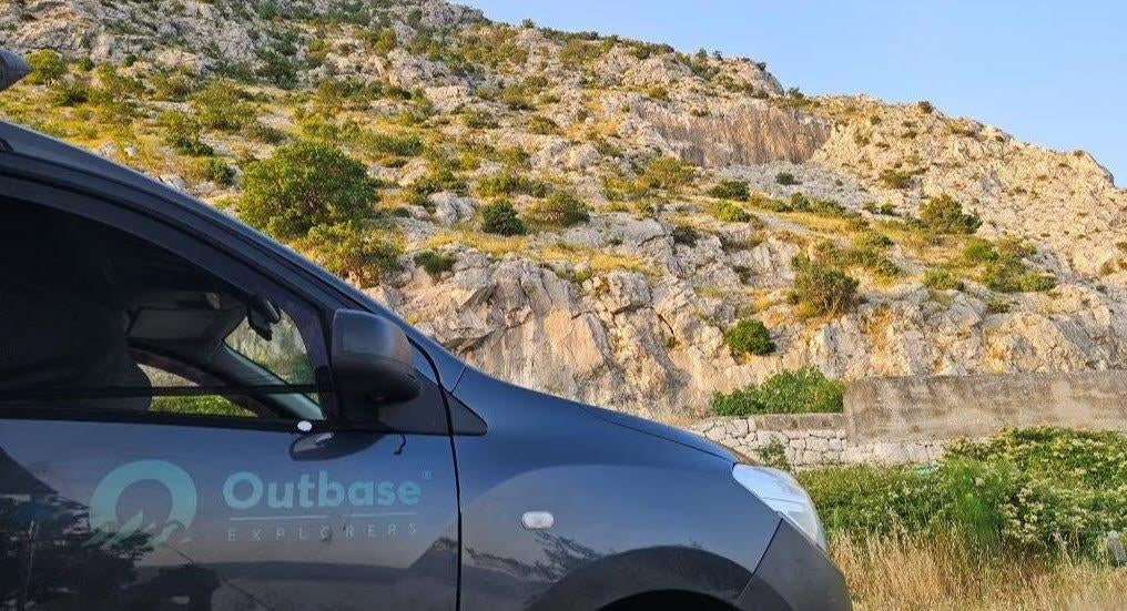 Luxe Mini Camper gemaakt door Outbase Camparvans, Caravans en Kamperen, Campers, Particulier, tot en met 2, Buscamper of Camperbus