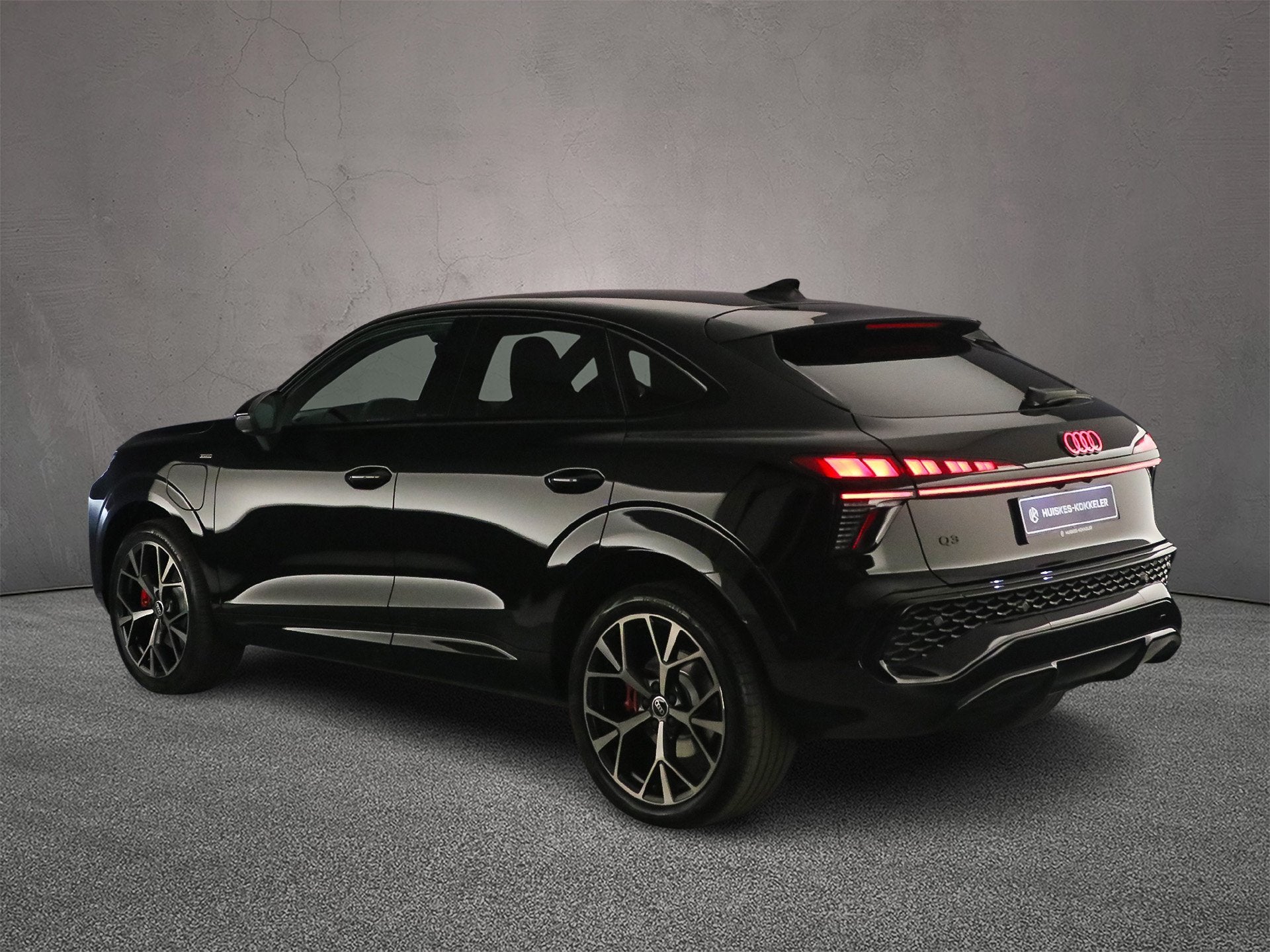 Audi Q3 Sportback, 1800 kg, Euro 6, 4 cilinders, Zwart