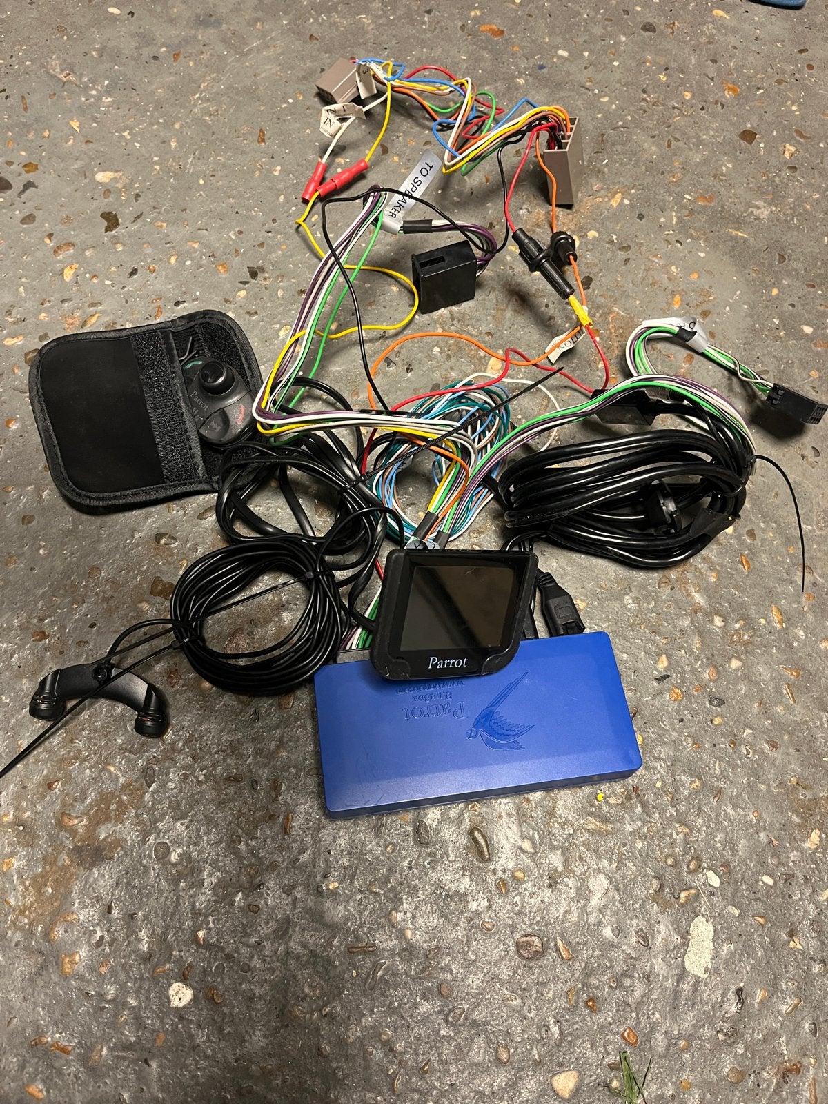 Parrot MKi9200 Bluetooth Carkit met Kleurenscherm, Auto diversen, Auto-accessoires, Gebruikt, Ophalen of Verzenden