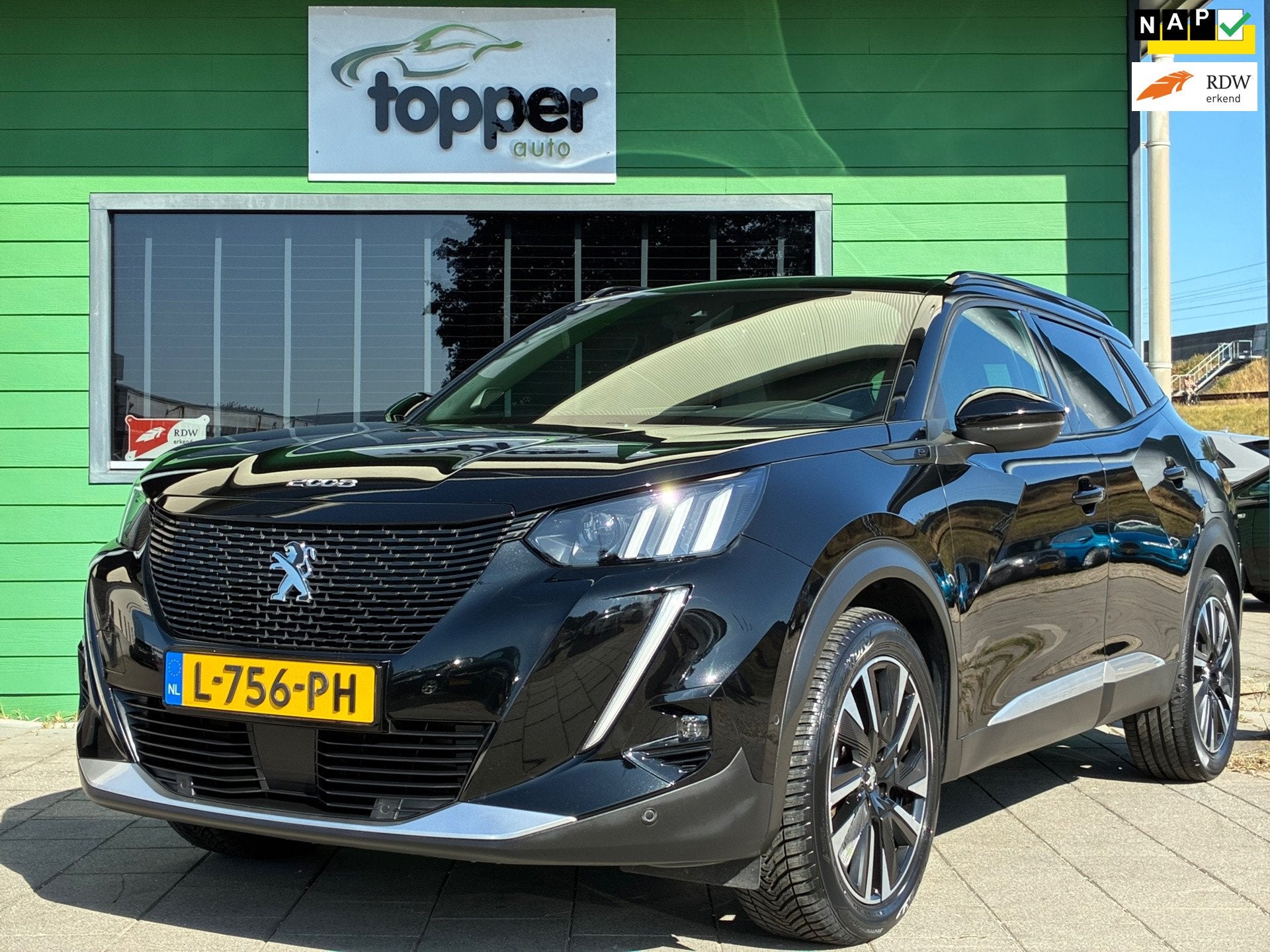 Peugeot E-2008 EV GT Pack 50 kWh|2e Eigenaar|Camera|Navigati, 330 km, 136 pk, Gebruikt, Zwart