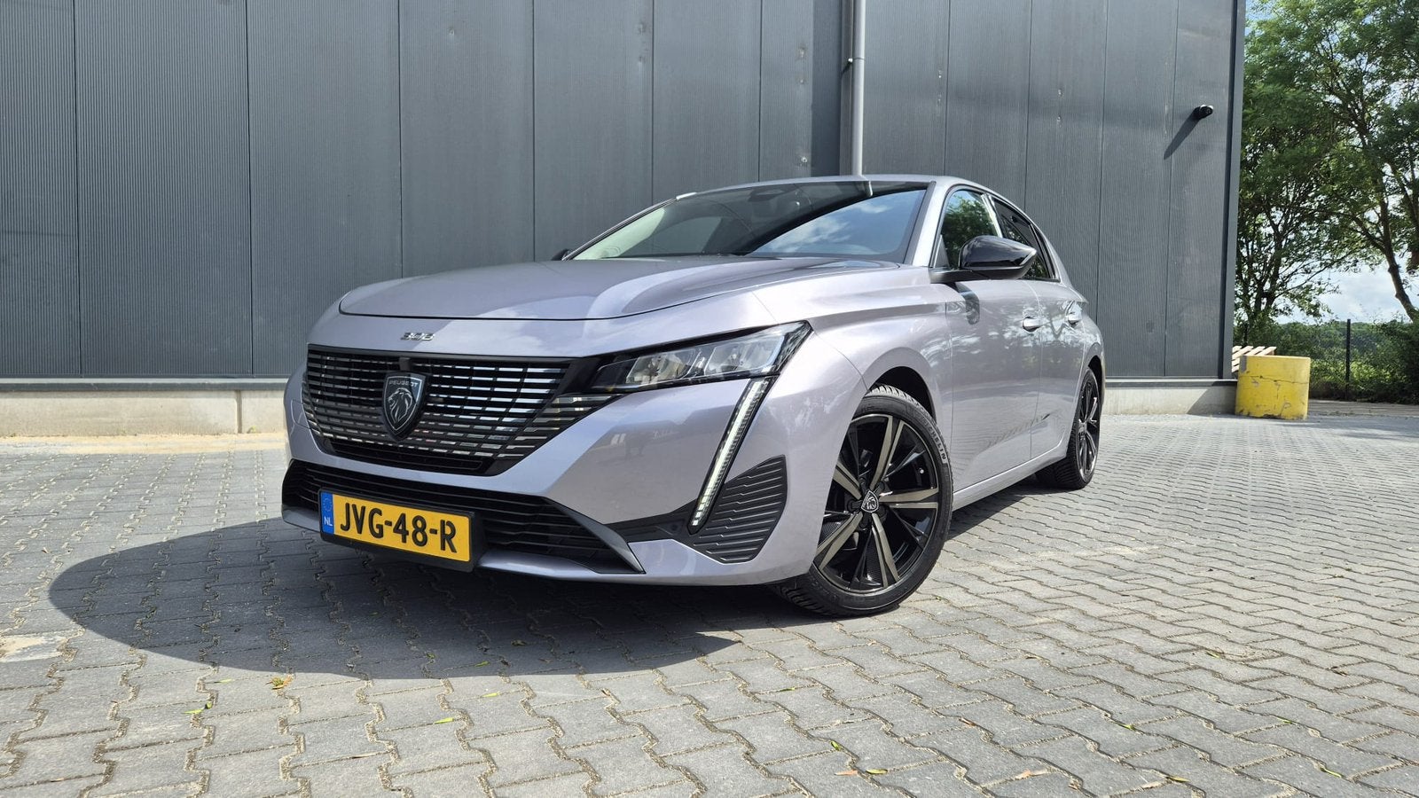 Peugeot 308 1.2 Puretech 130pk Eat8 2023 Grijs, Auto's, 1263 kg, 1199 cc, Leder en Stof, 1200 kg