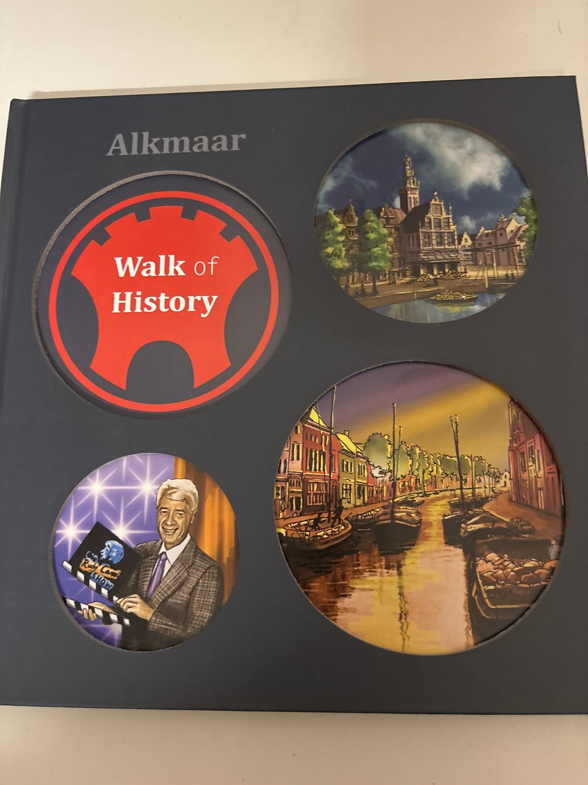 Alkmaar Walk of History - Gesigneerd boek, Boeken, Ophalen of Verzenden, 20e eeuw of later, Zo goed als nieuw, Europa