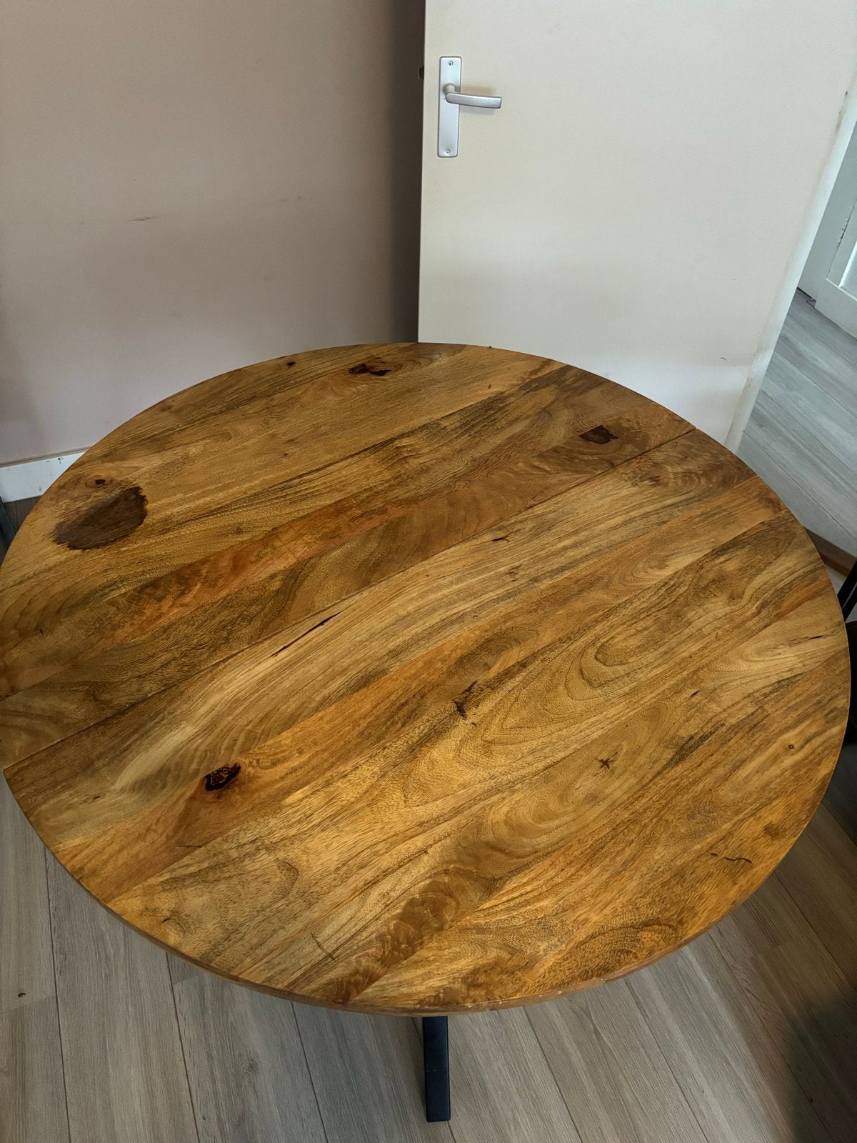 Ronde eettafel mangohout 120 cm – zwart metalen onderstel, Ophalen, Gebruikt, Rond, 50 tot 100 cm