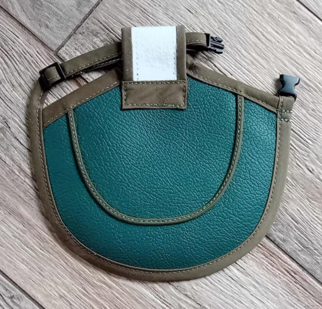 kippenzadeltje 19 cm voor Blue des Landes of Koningsberger, Vrouwelijk, Kip