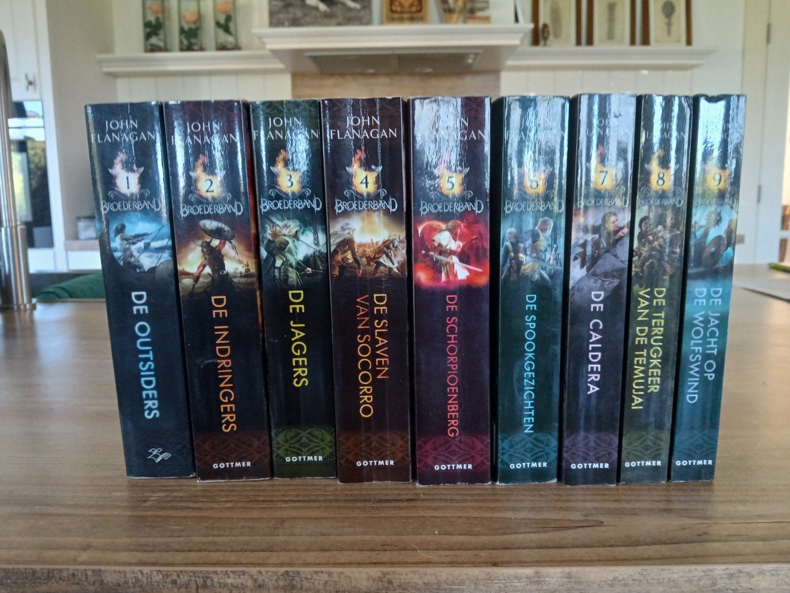 Broederband serie - John Flanagan (deel 1-9), Boeken, Ophalen of Verzenden, Gelezen, John Flanagan