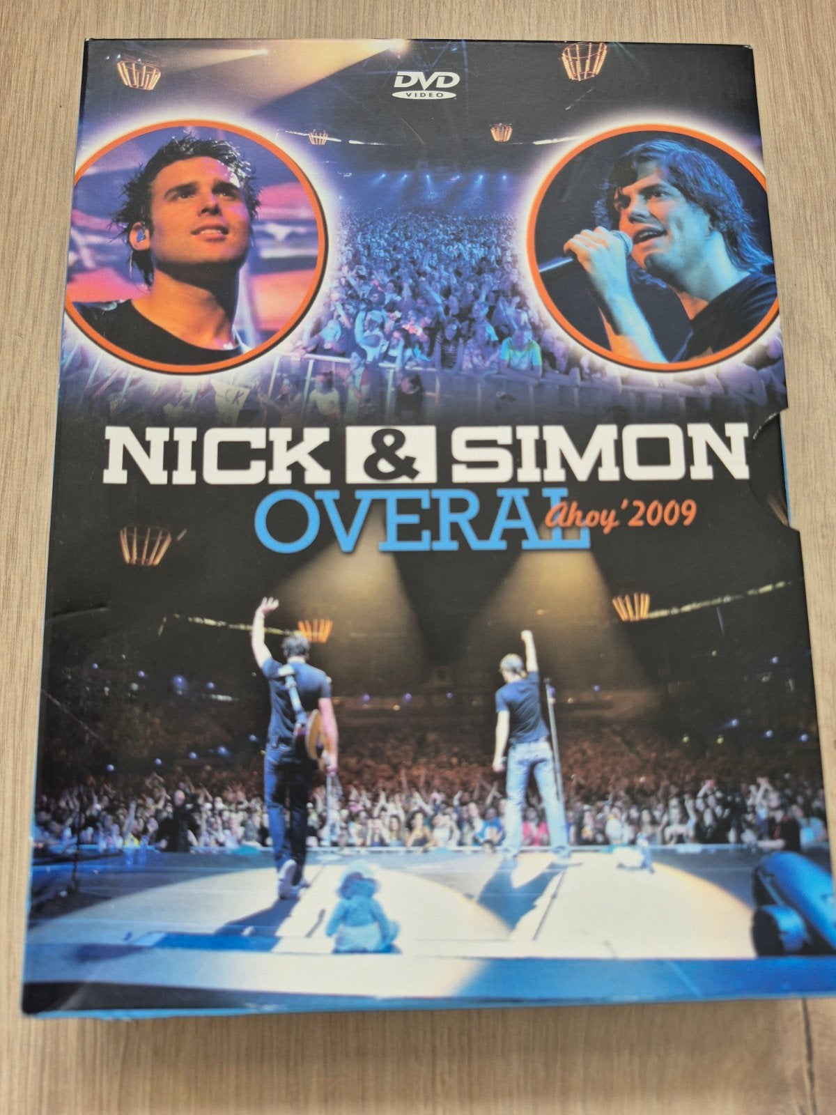 Nick & Simon Overal DVD + 2CD Live 2009, Cd's en Dvd's, Alle leeftijden, Zo goed als nieuw, Concert, Inclusief doosje