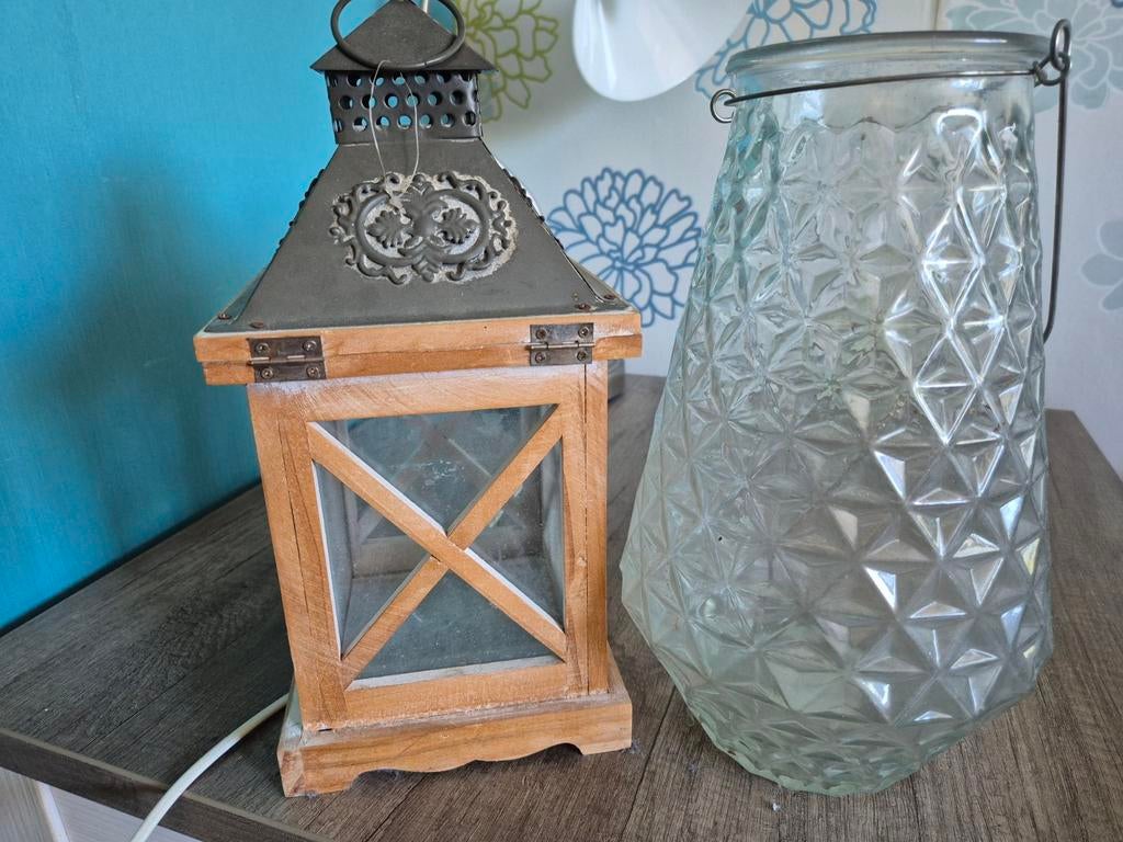Decoratieve lantaarn en glazen vaas, Ophalen, Hout, Gebruikt, Landelijk