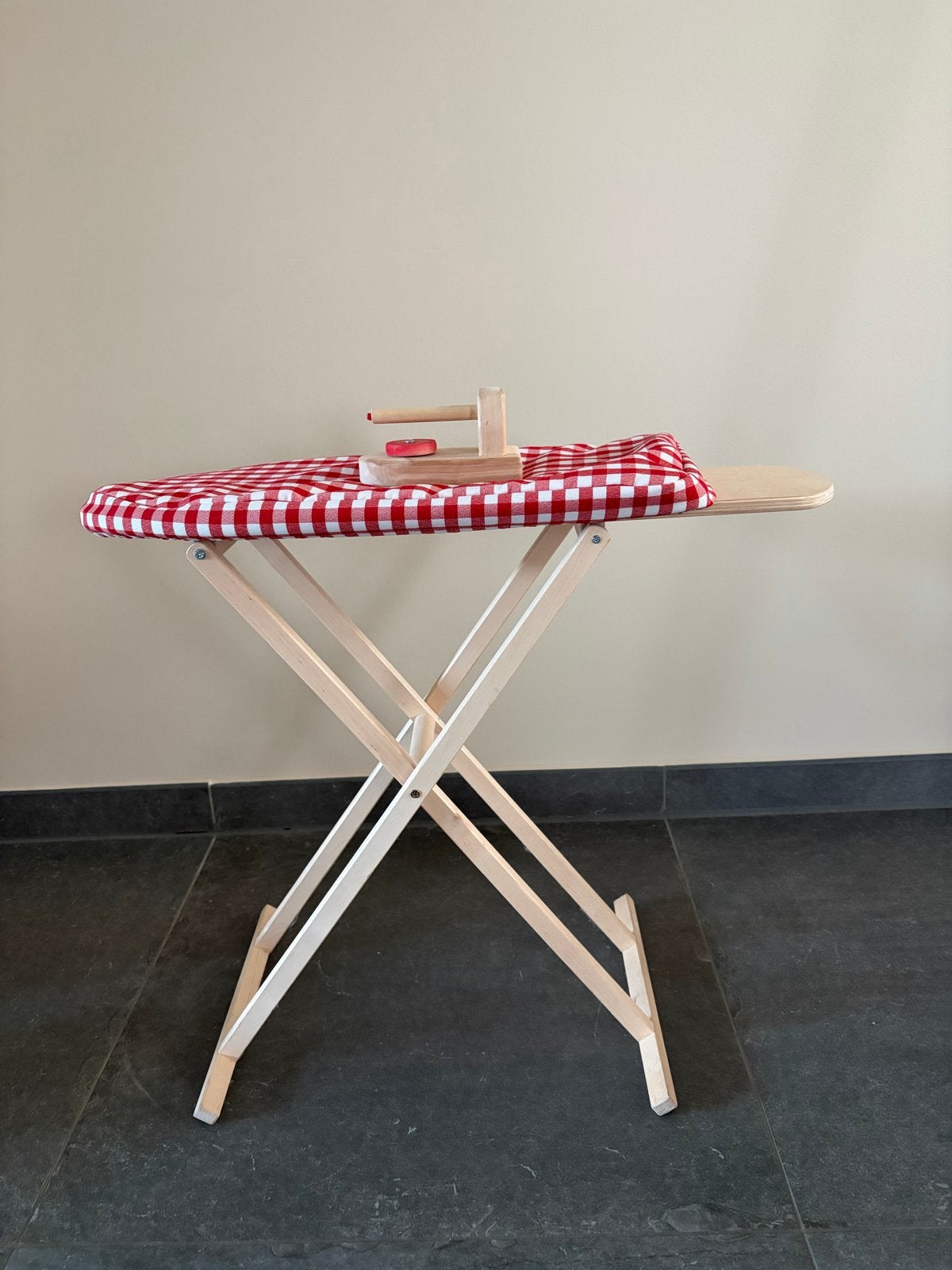 Houten speelgoed strijkplank met strijkijzer, Ophalen, Gebruikt, Jongen of Meisje