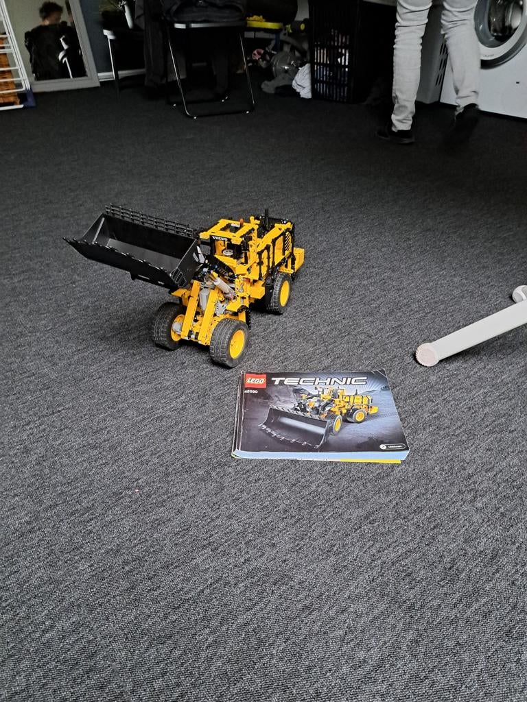 Lego Technic Volvo L350F Wiellader met afstandsbediening, Ophalen, Zo goed als nieuw, Complete set, Lego