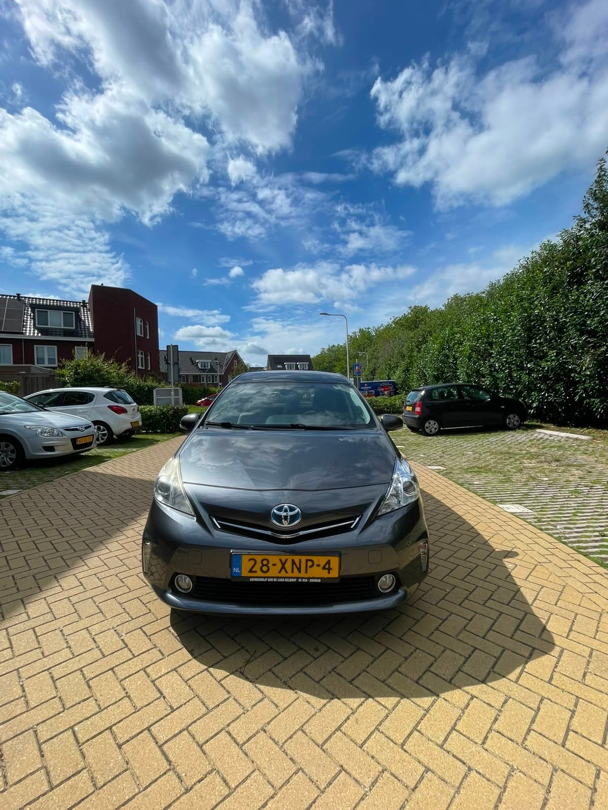 Toyota Prius Wagon 1.8 Full Hybrid 136PK Aut 96g 2012 Grijs, 4 cilinders, 7 stoelen, Origineel Nederlands, 84 €/maand