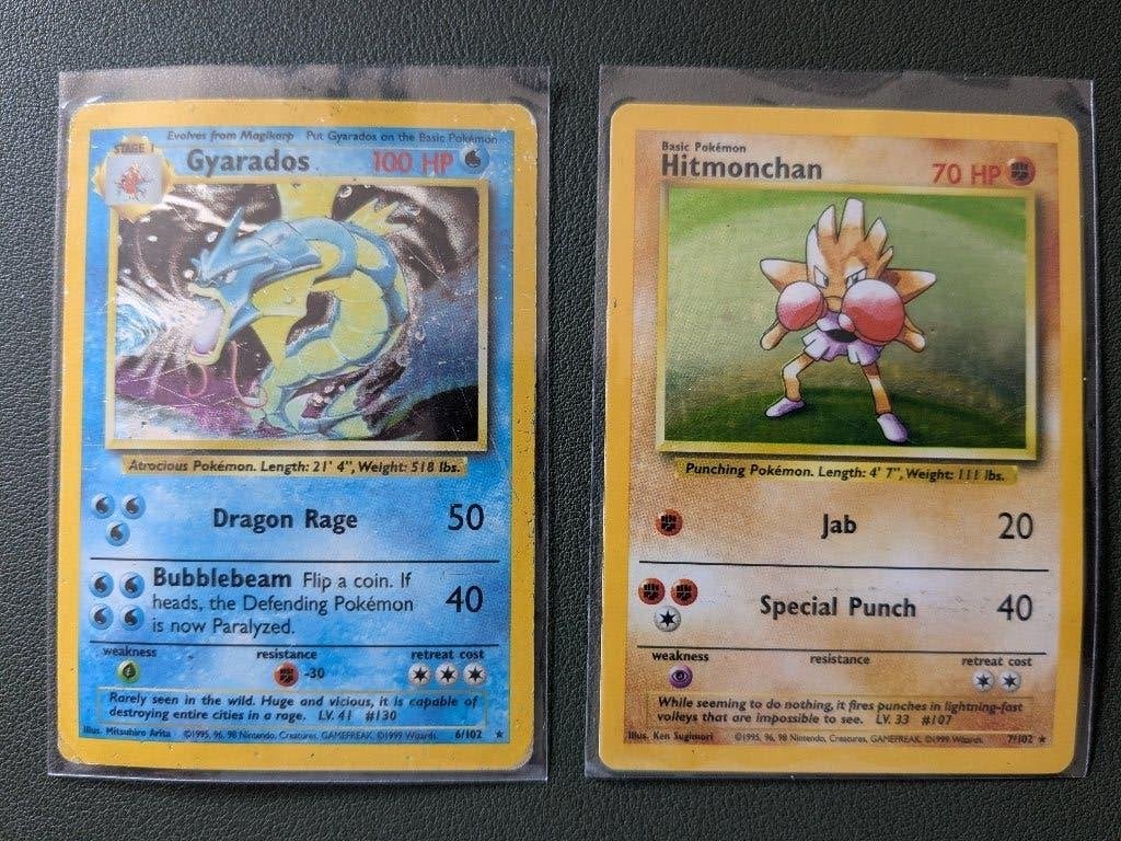 Engelse Base Set Gyarados en Hitmonchan (Played), Ophalen of Verzenden, Gebruikt, Meerdere kaarten, Foil