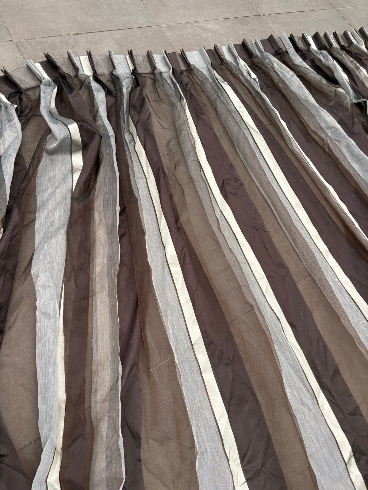 Vitrage - Bruin/creme gestreept 2 stuks hoogte 233 cm, Vitrage, Gebruikt, Bruin, Ophalen of Verzenden