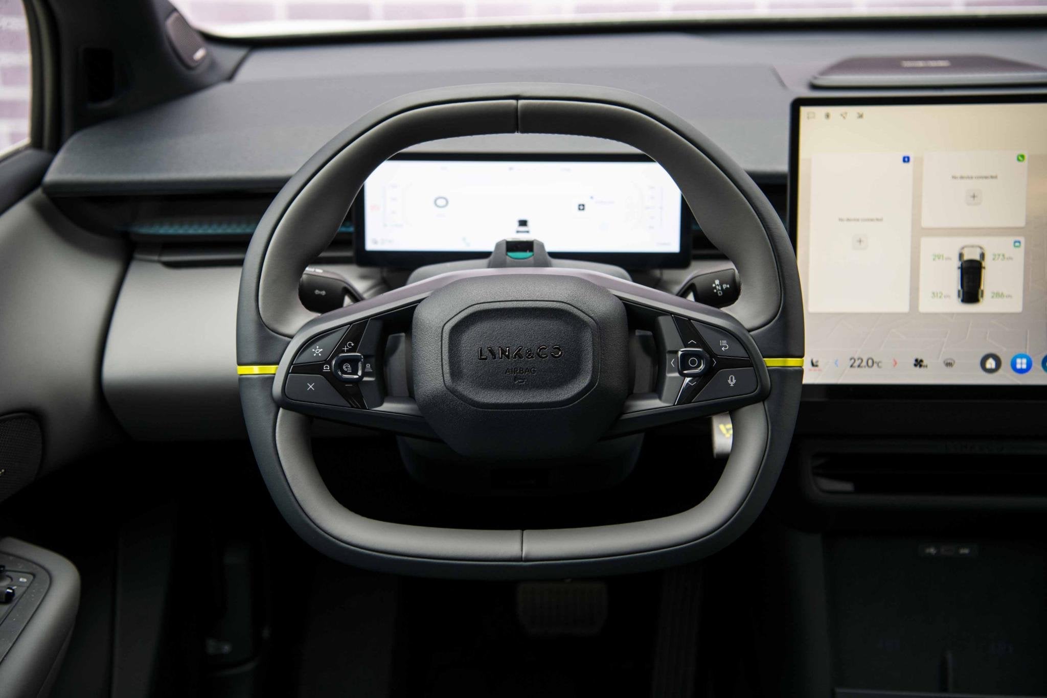 Lynk & Co 02 More 66 kWh | 445 km elektrisch bereik | Adapti, Automaat, Achterwielaandrijving, Zwart, Automatische klimaatregeling