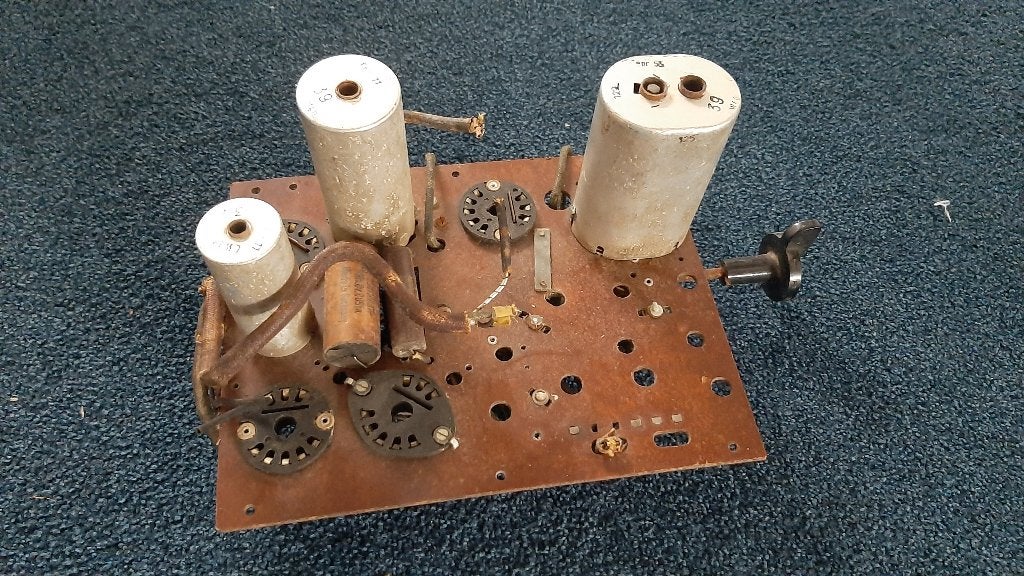 Half-ontmanteld pertinax frame oude radio (?), Ophalen of Verzenden, Gebruikt