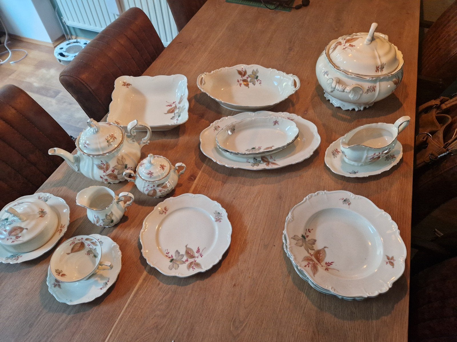 servies edelstein, Ophalen