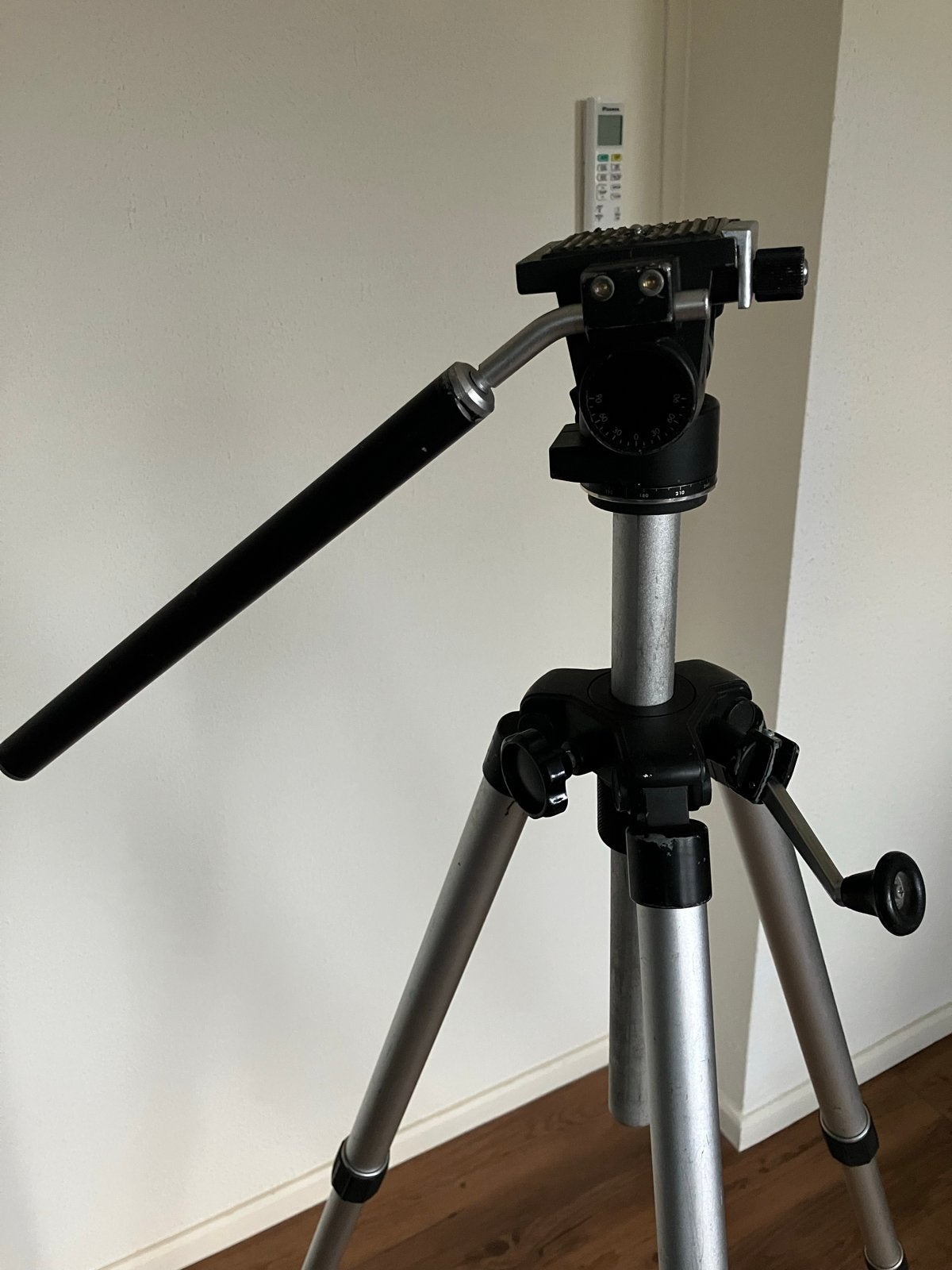Driepoot statief met wielen en filmzonlampen, Ophalen, 125 cm of minder, Driepoot, Gebruikt