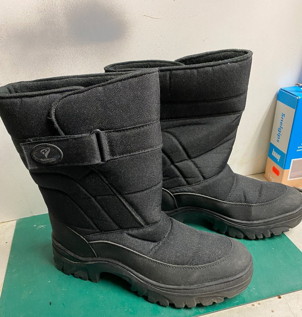 Zwarte winterlaarzen maat 43 - Warm en comfortabel, Zwart, Snowboots, Ophalen of Verzenden, Zo goed als nieuw