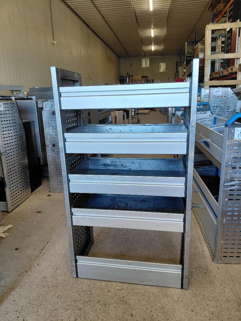 ALUCA KAST(1159)  L 76  B 42  H 135 € 249, Ophalen, Zo goed als nieuw
