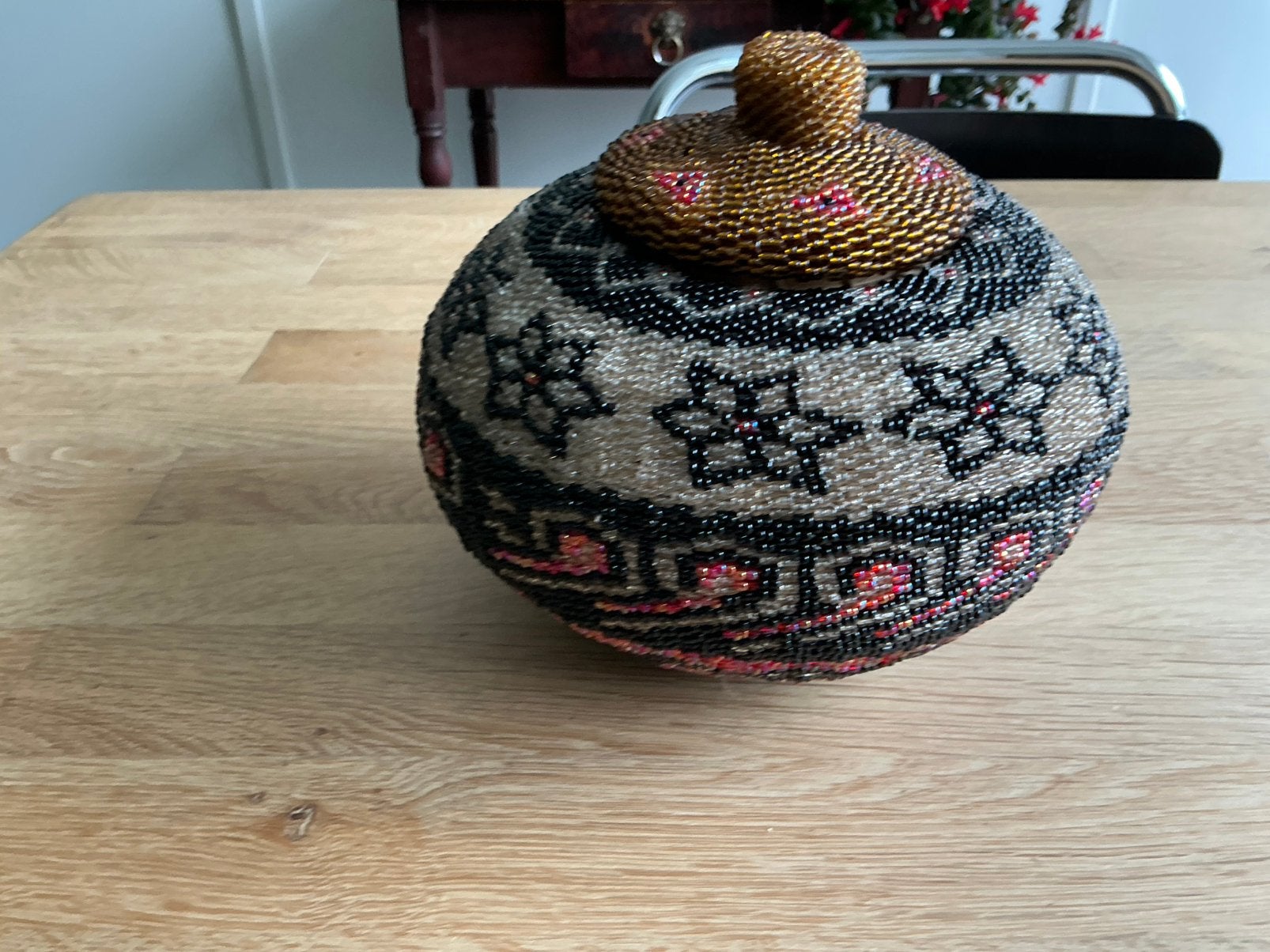 Mand van/met kralenwerk Indonesië, Ophalen of Verzenden