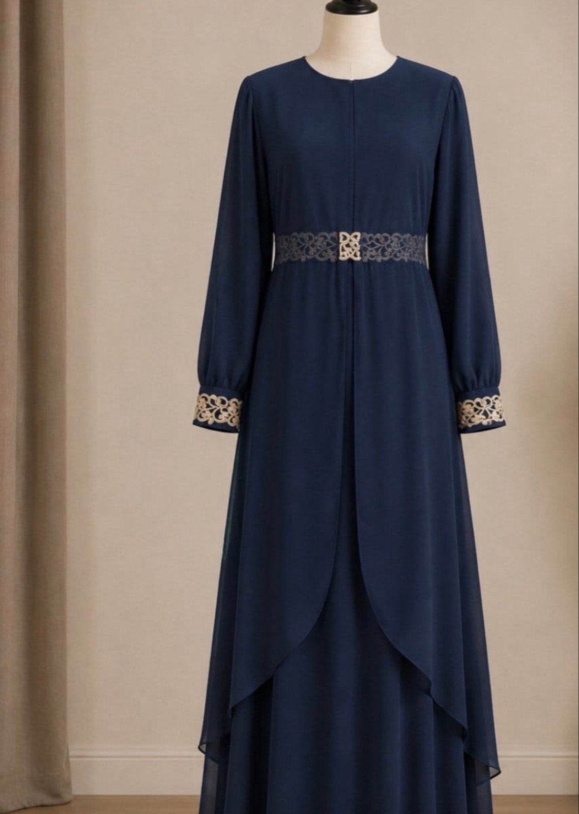 Elegante Feestjurk Maat L - Donkerblauw met Gouden Details, Kleding | Dames, Blauw, Maat 42/44 (L), Ophalen of Verzenden, Zo goed als nieuw