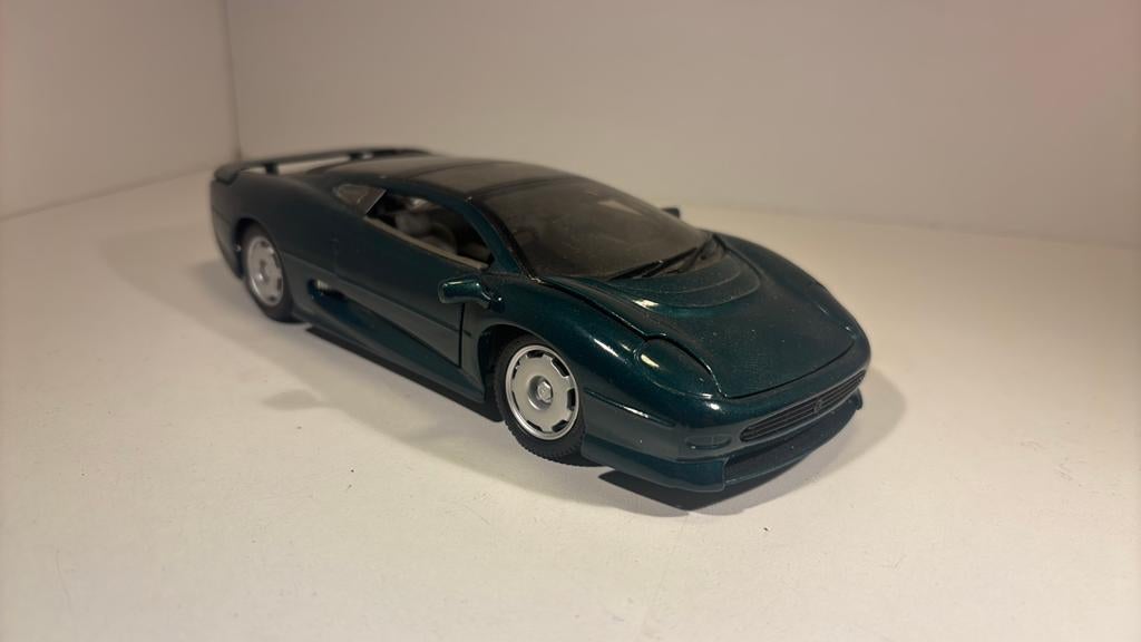 Jaguar xj220 maisto 1.24, Maisto, Ophalen of Verzenden, A, A