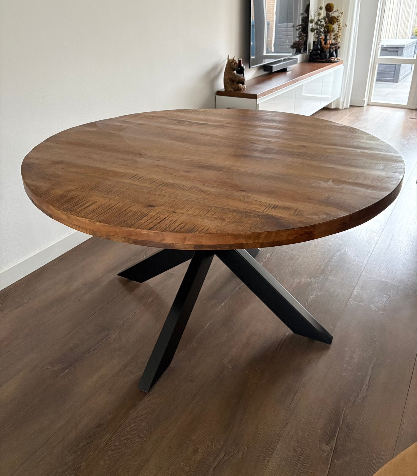 Mango ronde houten tafel 140cm, Huis en Inrichting, Ophalen, Zo goed als nieuw, Rond, 100 tot 150 cm
