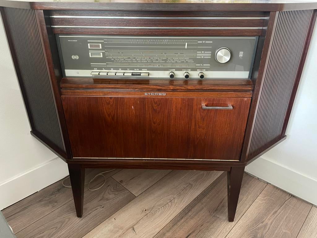Radiomeubel, Ophalen