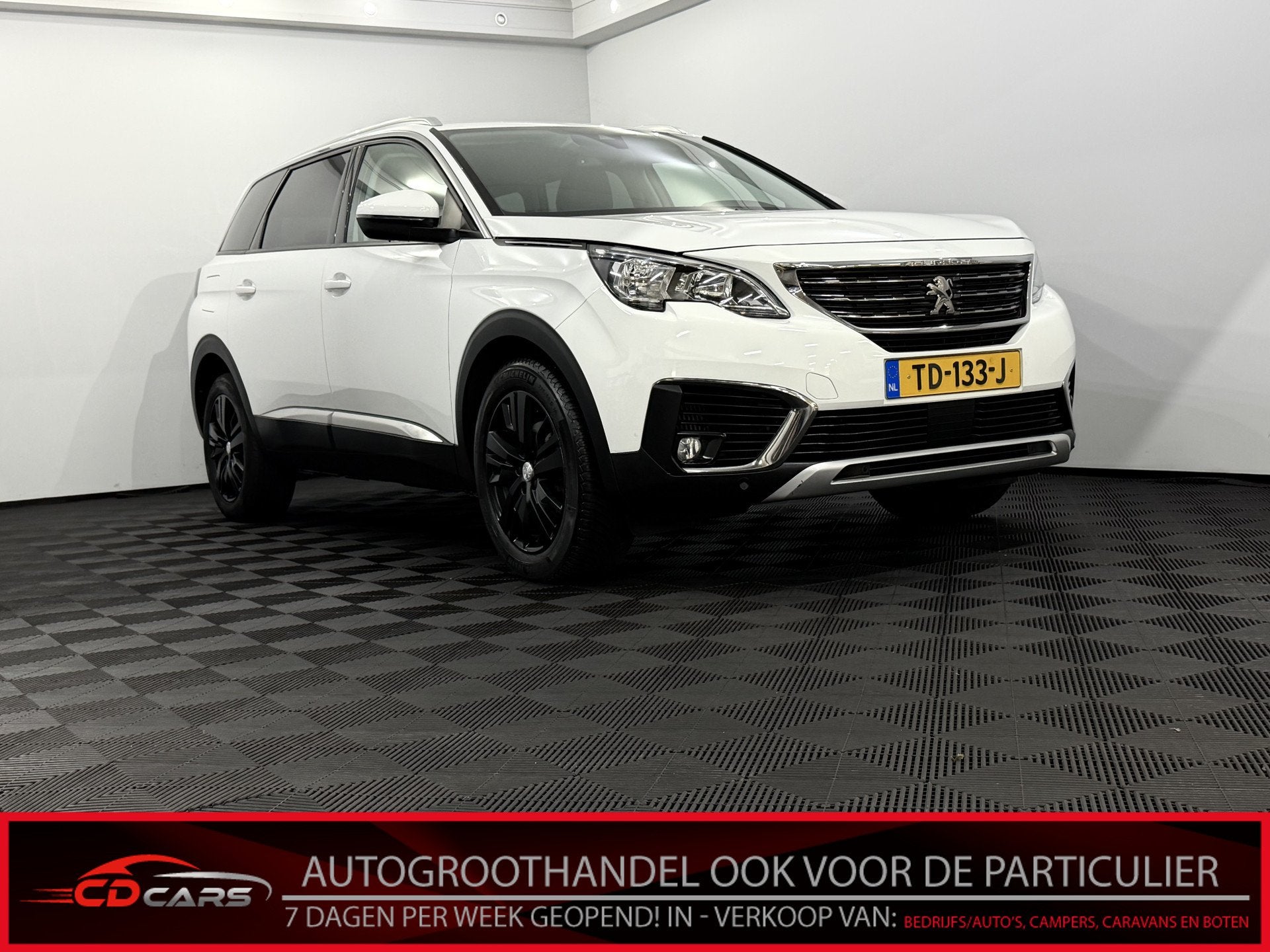 Peugeot 5008 1.2 PureTech Allure 7P Camera, Navi, Cruise con, Automatische klimaatregeling, Gebruikt, Euro 6, 1199 cc