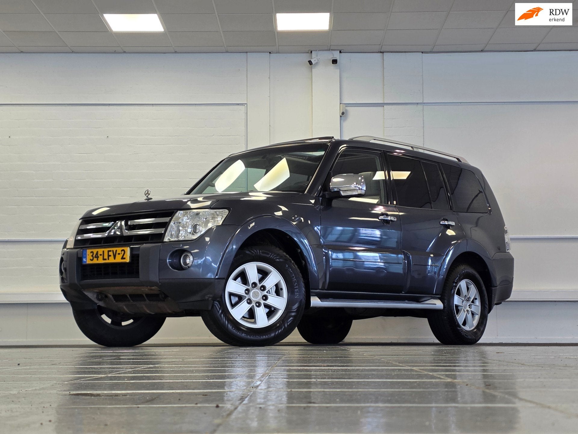 Mitsubishi Pajero 3.2 DI-D Instyle Automaat 70 Leder Trekhaa, Auto's, Mitsubishi, Gebruikt, Zwart, 4 cilinders, 7 stoelen