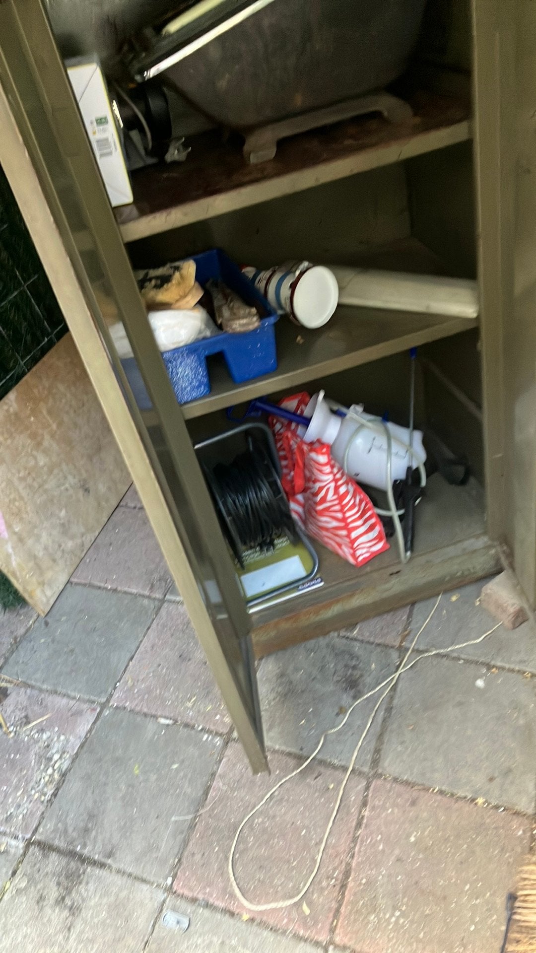 Stalen opbergkast, Tuin en Terras, Ophalen, Zo goed als nieuw, Metaal, Overige typen