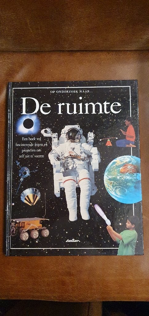 Ian Graham - Op onderzoek naar de ruimte, Ophalen of Verzenden, Gelezen
