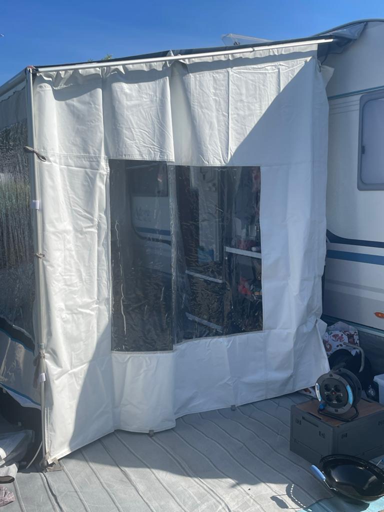 1x Fiamma zijkant zakluifel - 2,20m hoog, 2,50m lang, Caravans en Kamperen, Voortenten en Luifels, Ophalen, Gebruikt, Fiamma