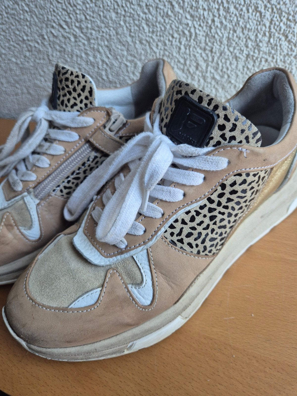 Leren sneakers met luipaardprint, maat 35, Jochie & freaks, Ophalen of Verzenden, Sneakers of Gympen, Zo goed als nieuw
