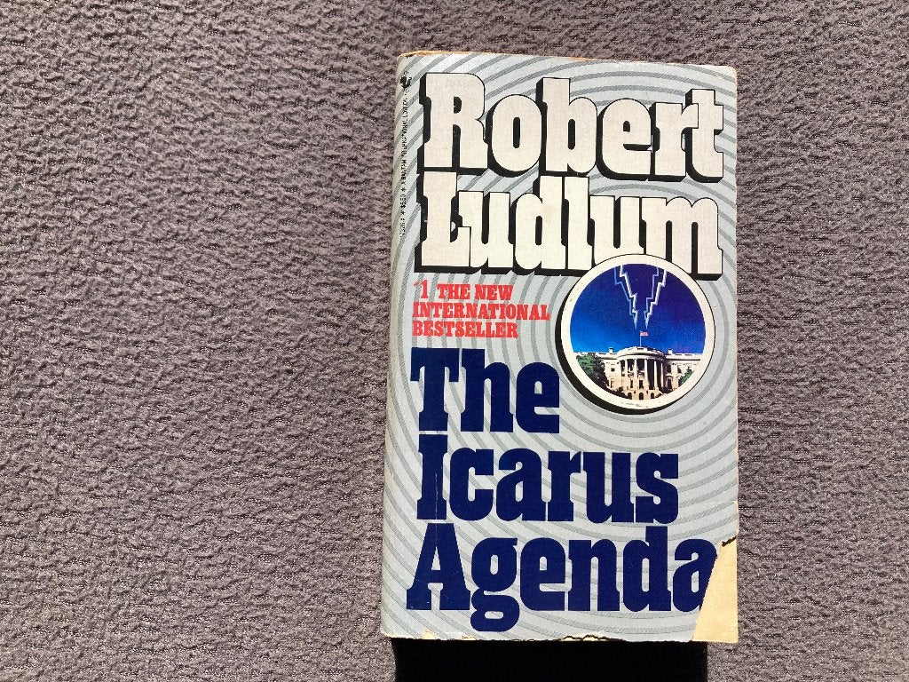 The icarus Agenda - Robert Ludlum, Boeken, Ophalen of Verzenden, Gelezen