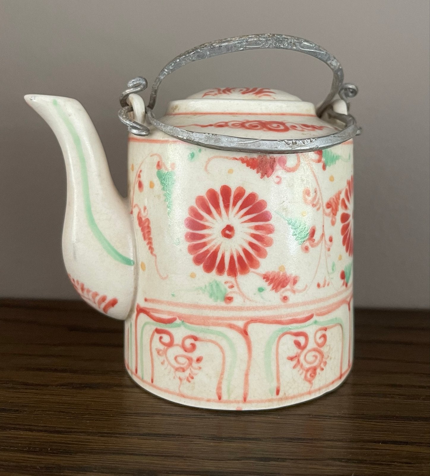 Handbeschilderde Vietnamese theepot uit Bát Tràng, Ophalen