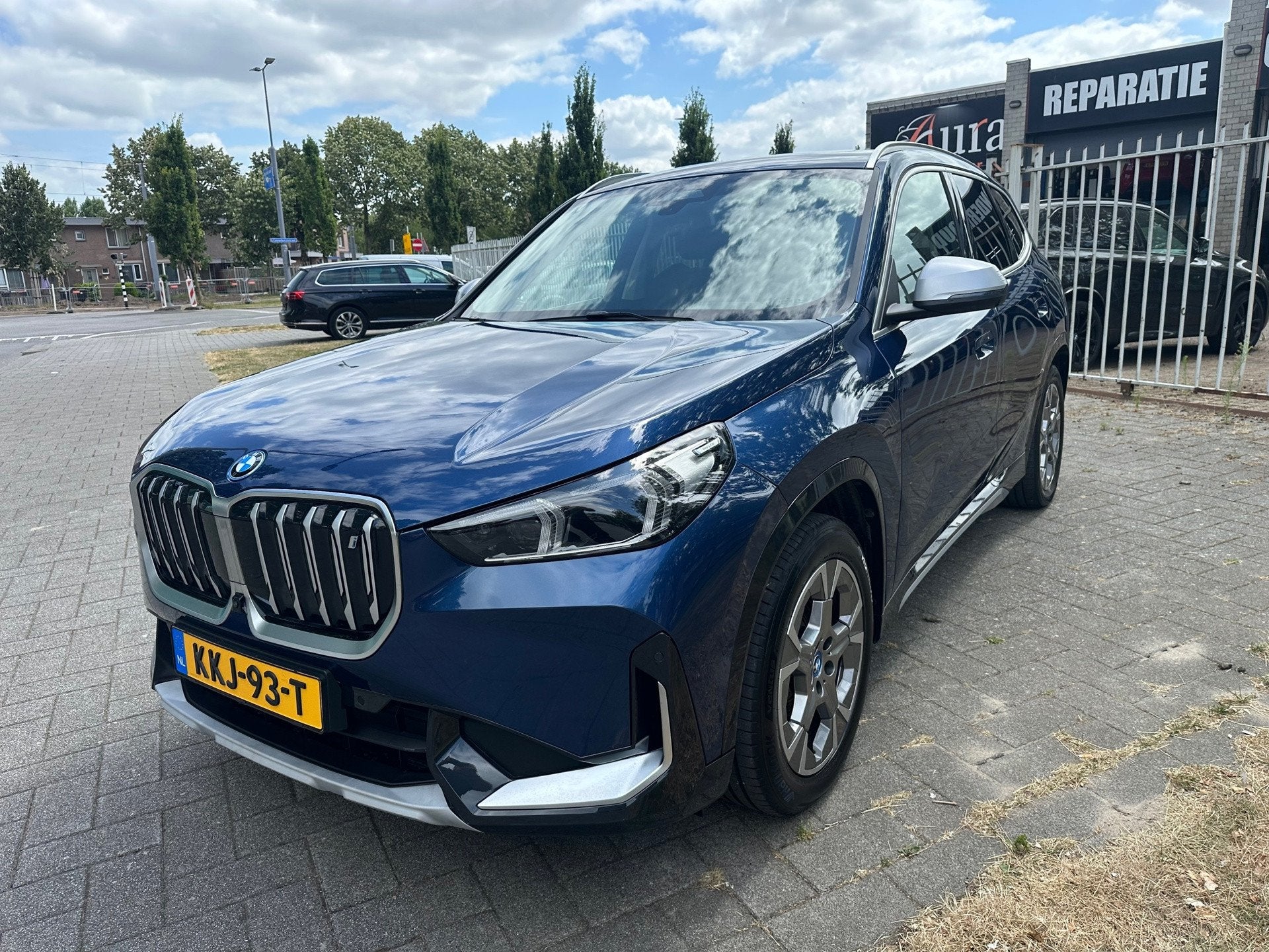 BMW IX1 XDrive30 67 kWh, Auto's, Automaat, Gebruikt, Blauw, 33 min