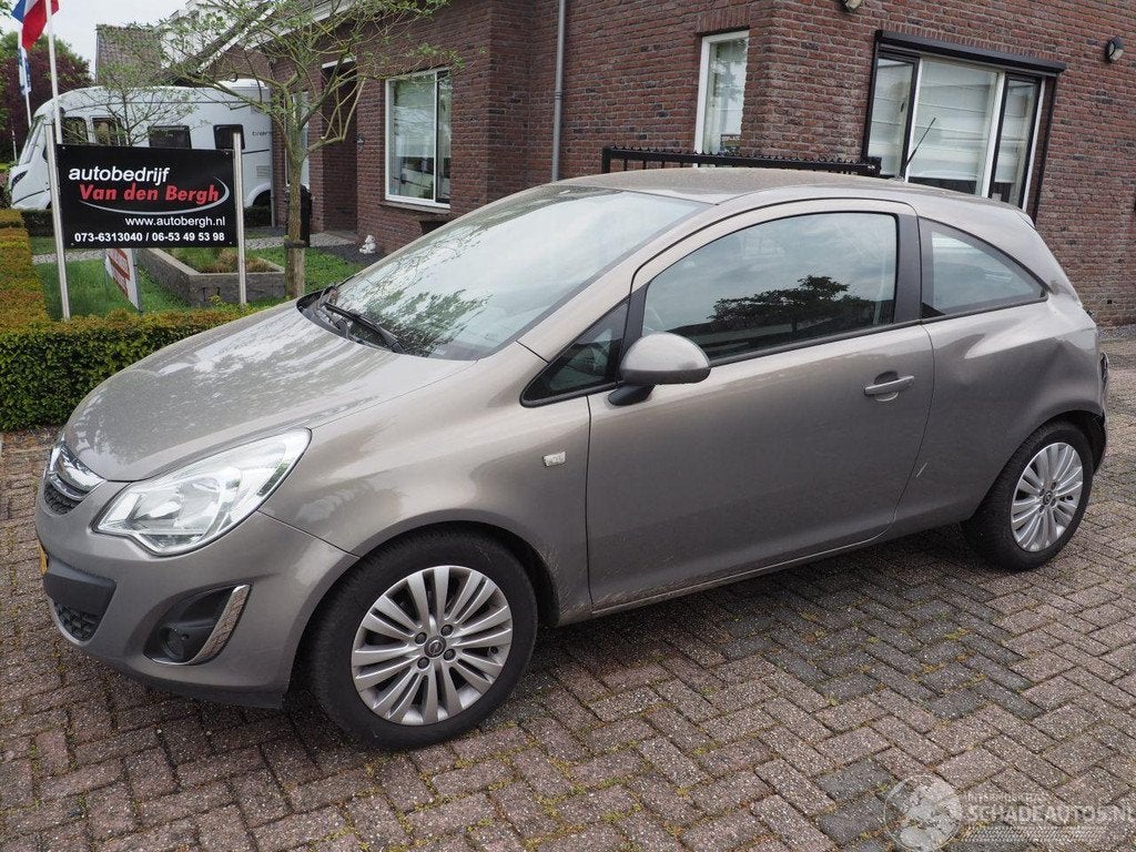 Opel Corsa 1.4 16v Cosmo (bj 2011), Auto diversen, Schadeauto's, Webaccessibility@stellantis.com, Stellantis N.V., Taurusavenue 1 ,2132 LS, Hoofddorp, Nederland