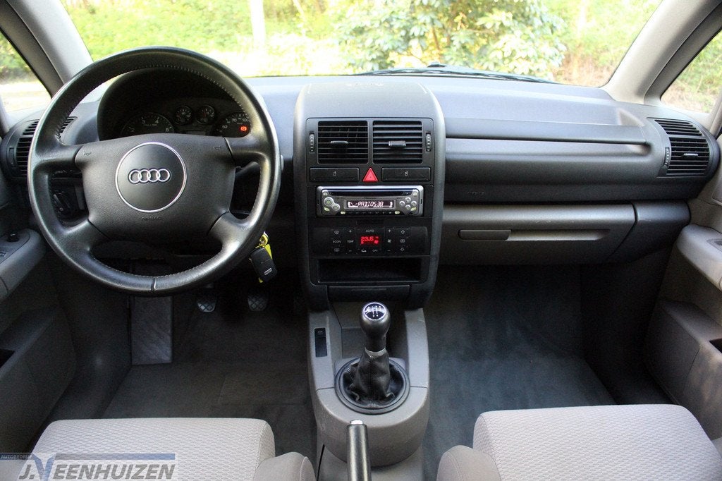 Audi A2 1.4 Exclusive | Zuinig | Nieuwe APK (bj 2001), Voorwielaandrijving, Stof, 4 stoelen, Zwart