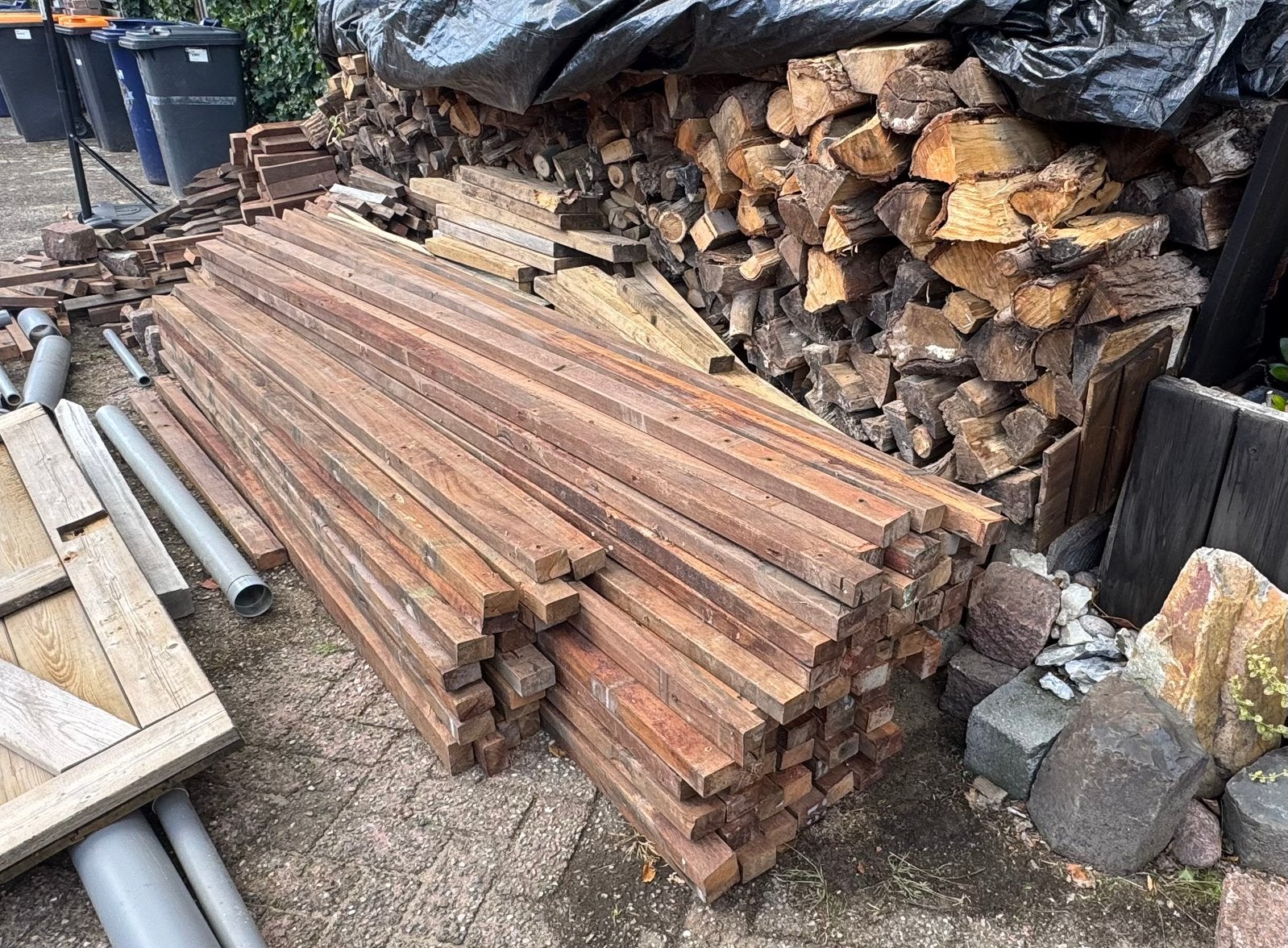 Partij Azobe hardhout. Regels 4,5x7x 245/300. Paaltjes 4x4, Ophalen, Gebruikt, Hout